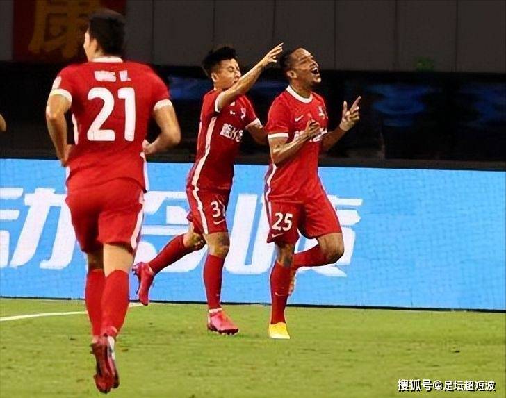 里尔发布备战花絮，今晚临场应变，中超任务艰巨，团队化学反应显著的简单介绍